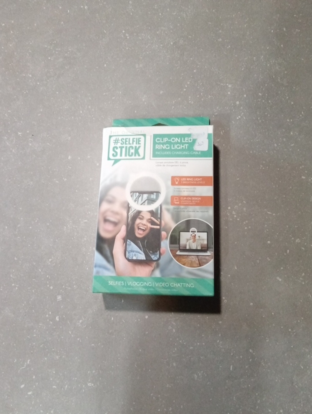 Clip-On LED Ring Light in Teal and White